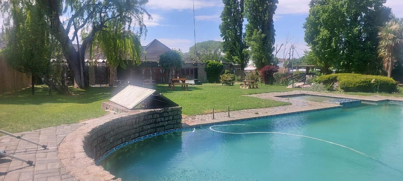 beautiful garden with massive pool